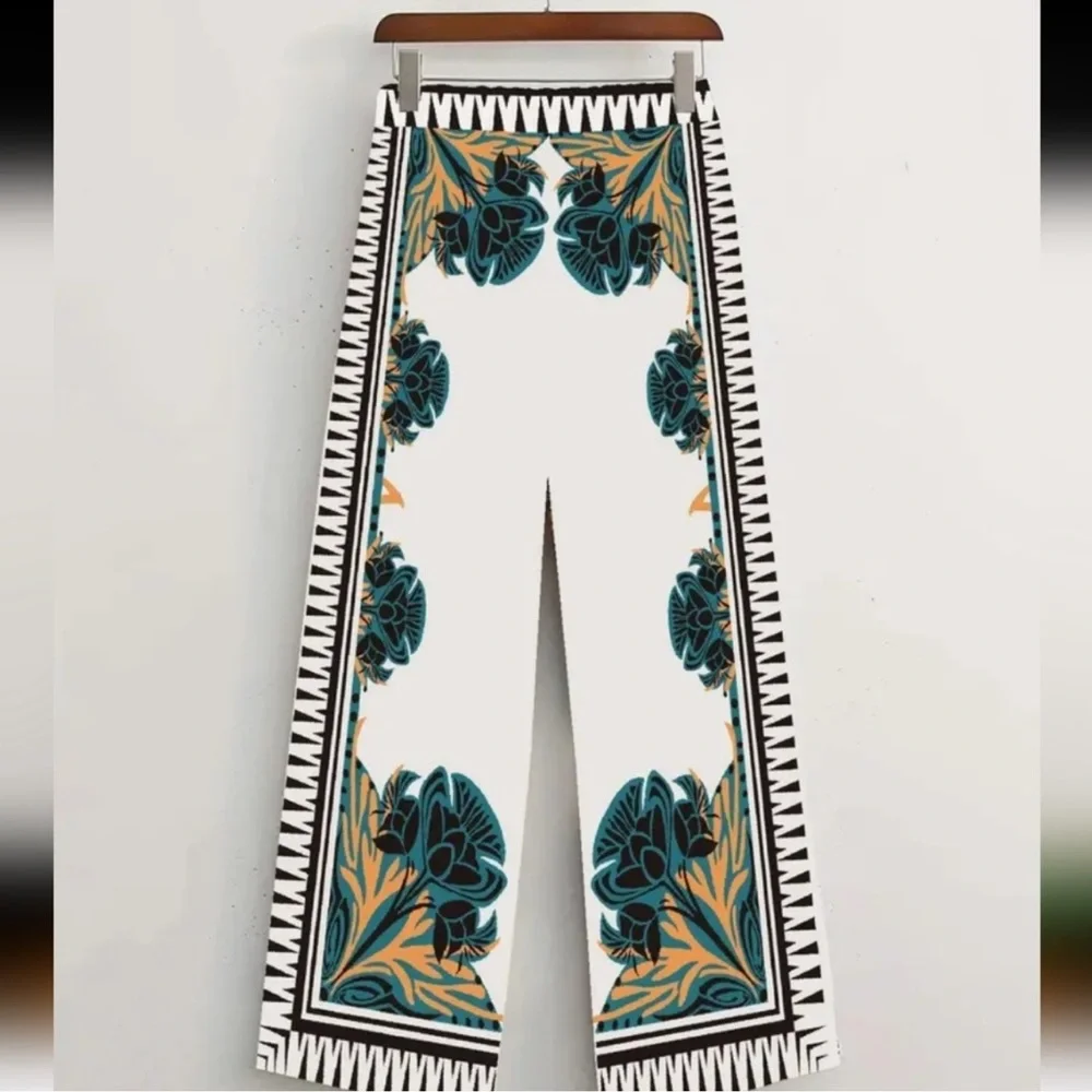 Beautiful jumpsuit for a vacation - Picture 10 of 12